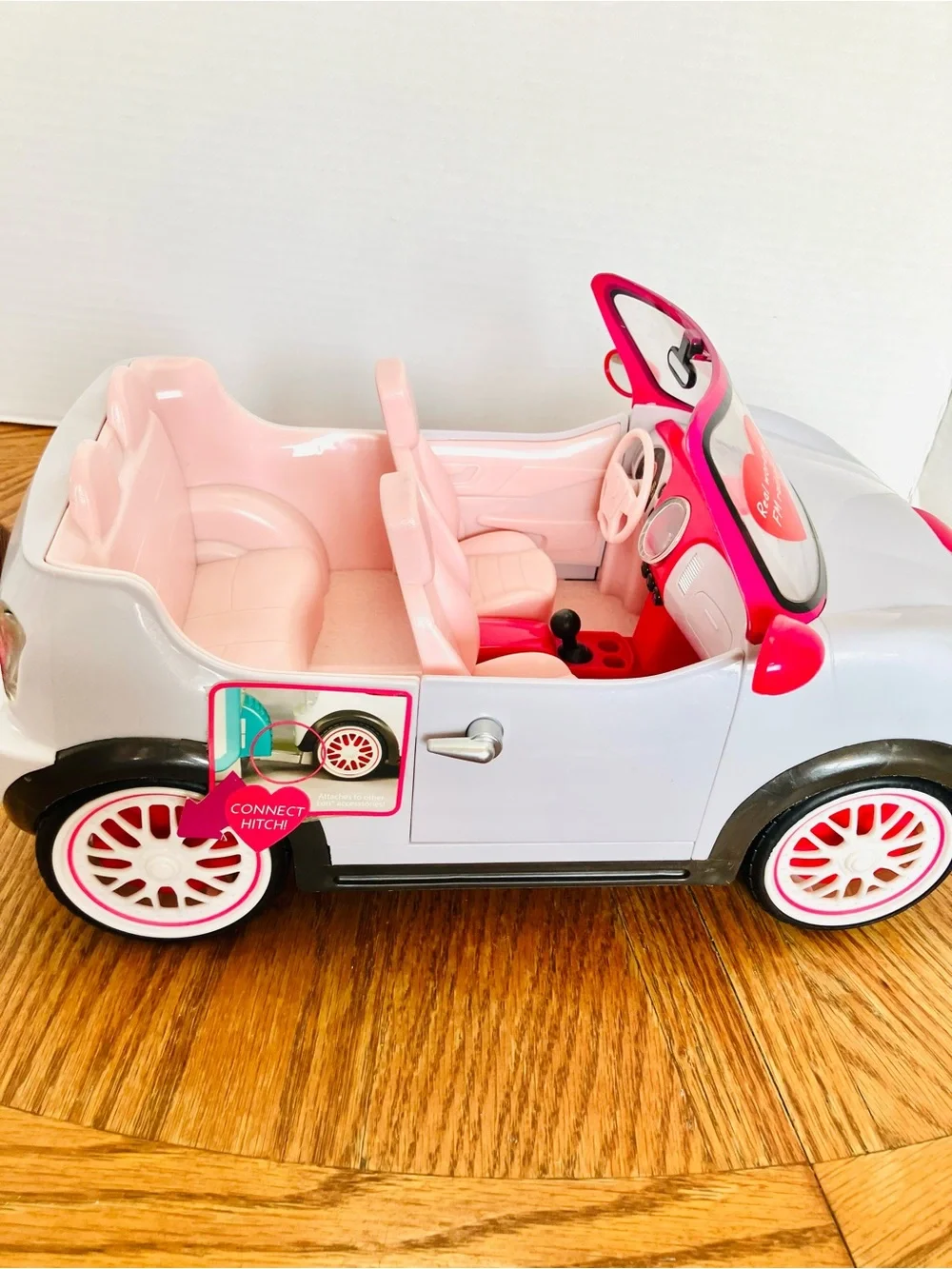 Battat Lori Go Everywhere Convertible Car With Working Radio & 6.5in Nadene Doll